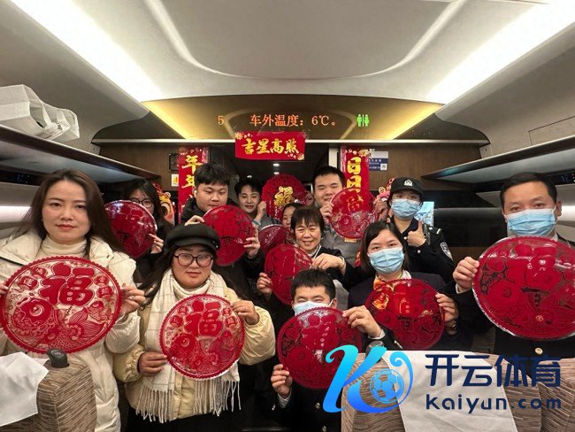 元宵节控制长沙高铁南站迎客流岑岭